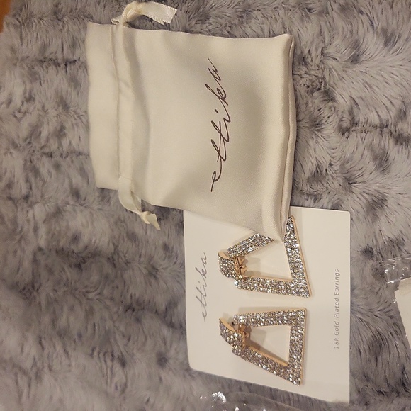 ETTIKA 18K Plated Gold Crystal Bell Drop Women's Earrings - Picture 4 of 4